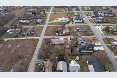 209 E Rector Street, Manor, TX 78653 - Photo 31