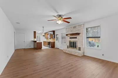 209 E Rector Street, Manor, TX 78653 - Photo 7