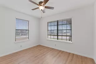 209 E Rector St, Manor, TX 78653 - Photo 17