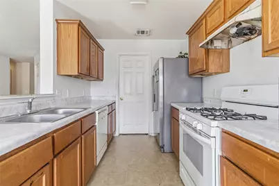 242 Challenger, Kyle, TX 78640 - Photo 9