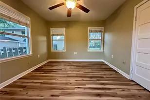 305 W Davilla St, Granger, TX 76530 - Photo 5