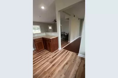 305 W Davilla Street, Granger, TX 76530 - Photo 7