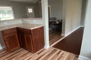 305 W Davilla St, Granger, TX 76530 - Photo 7