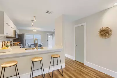 1101 Grove Boulevard #306, Austin, TX 78741 - Photo 9