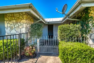 1504 Azure, Horseshoe Bay, TX 78657 - Photo 3