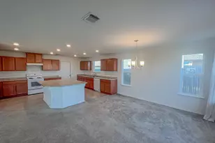 625 Bailey Park Dr, Jarrell, TX 76537 - Photo 13
