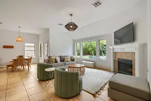 439 Drury Ln, Austin, TX 78737 - Photo 5