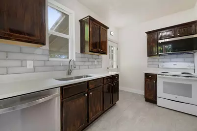 102 Patricks Alley, Liberty Hill, TX 78642 - Photo 11