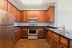 910 W 25th St, Austin, TX 78705 - Photo 9