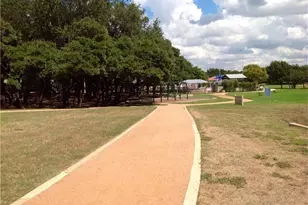 7422 Dallas Dr, Austin, TX 78729 - Photo 19