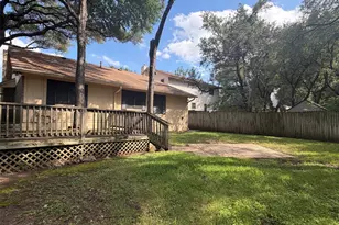 7422 Dallas Dr, Austin, TX 78729 - Photo 17