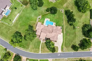 205 Green Leaf Ln, Georgetown, TX 78628 - Photo 3