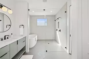 3205 Dolphin Dr, Austin, TX 78704 - Photo 29