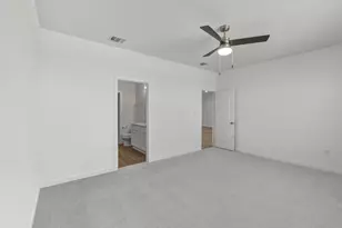 104 Eagle Valley Dr, Elgin, TX 78621 - Photo 9