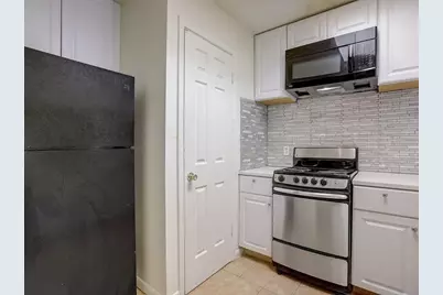 711 W 21st Street #206, Austin, TX 78705 - Photo 5