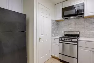 711 W 21st St, Austin, TX 78705 - Photo 5