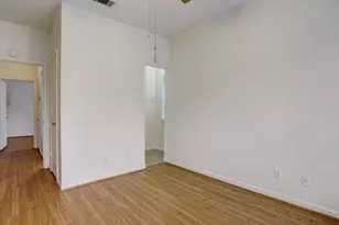 711 W 21st St, Austin, TX 78705 - Photo 11