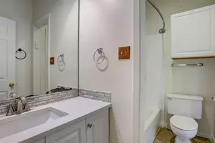 711 W 21st St, Austin, TX 78705 - Photo 17