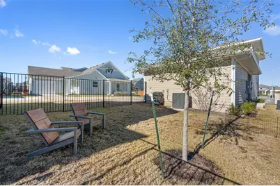 8419 Laughlin Lane, Austin, TX 78744 - Photo 33