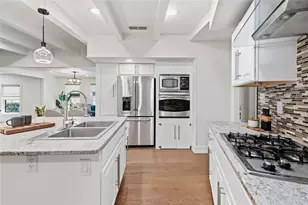 5718 Highland Hills Dr, Austin, TX 78731 - Photo 13
