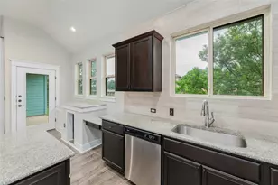 11108 Railway Ln, Austin, TX 78717 - Photo 15