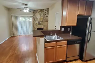 114 E 31st St, Austin, TX 78705 - Photo 5