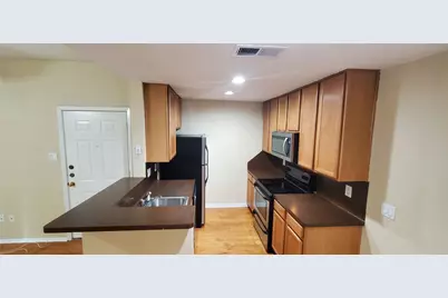 114 E 31st Street #114, Austin, TX 78705 - Photo 3