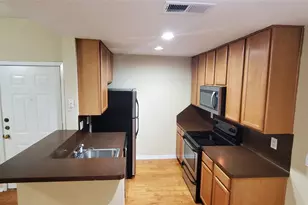 114 E 31st St, Austin, TX 78705 - Photo 3