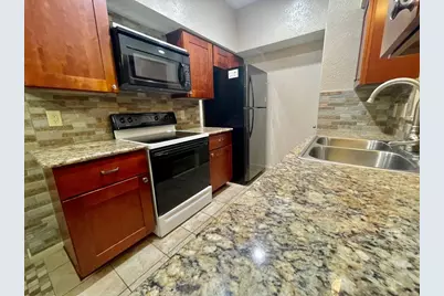 421 W San Antonio Street #J1, San Marcos, TX 78666 - Photo 3