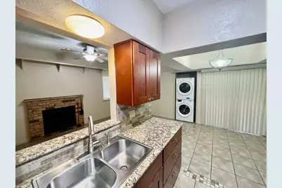 421 W San Antonio Street #J1, San Marcos, TX 78666 - Photo 5