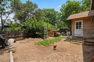 905 W 10th St, Georgetown, TX 78626 - Photo 11