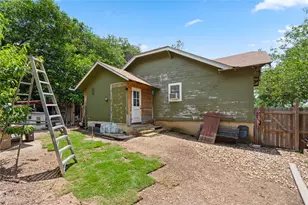 905 W 10th St, Georgetown, TX 78626 - Photo 13
