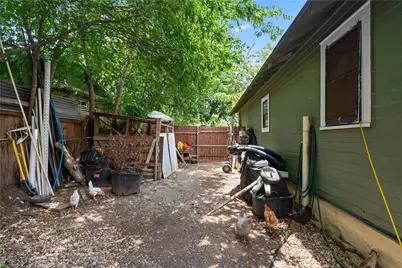 905 W 10th Street, Georgetown, TX 78626 - Photo 9