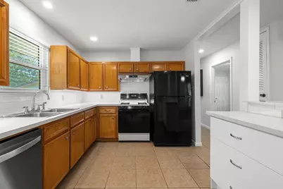 2409 Glen Springs Way, Austin, TX 78741 - Photo 17