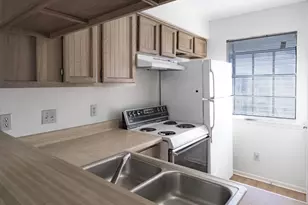 421 W San Antonio St, San Marcos, TX 78666 - Photo 13