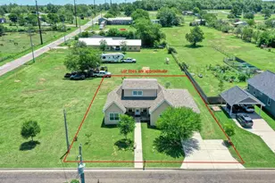 2409 Pecan St, Bastrop, TX 78602 - Photo 1