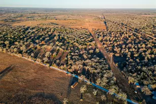 000 Sandy Pine Rd, Luling, TX 78648 - Photo 1