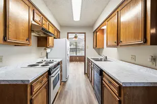 708 Hunter Dr, Rockdale, TX 76567 - Photo 7