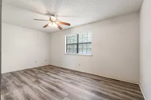 708 Hunter Dr, Rockdale, TX 76567 - Photo 9