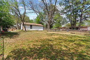 708 Hunter Dr, Rockdale, TX 76567 - Photo 21