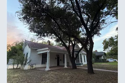 1604 S Austin Avenue, Georgetown, TX 78626 - Photo 3