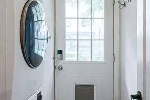 72 San Saba St, Austin, TX 78702 - Photo 17