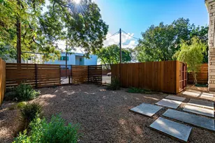 72 San Saba St, Austin, TX 78702 - Photo 3
