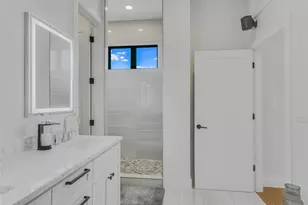 13322 Galleria Cir, Austin, TX 78738 - Photo 9