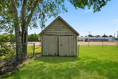 127 N Amthor Street, Bellville, TX 77418 - Photo 25