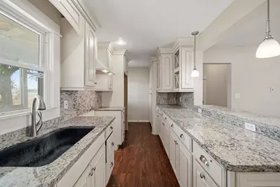 127 N Amthor Street, Bellville, TX 77418 - Photo 11
