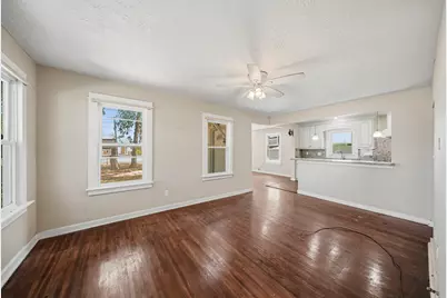 127 N Amthor Street, Bellville, TX 77418 - Photo 5