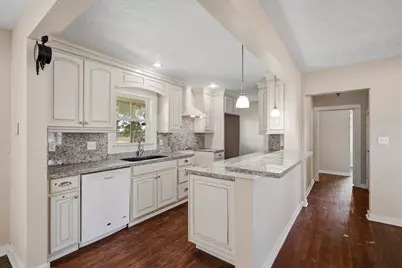 127 N Amthor Street, Bellville, TX 77418 - Photo 9