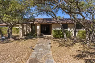 319 Fawnridge St, Georgetown, TX 78628 - Photo 1