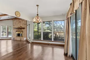 319 Fawnridge St, Georgetown, TX 78628 - Photo 9